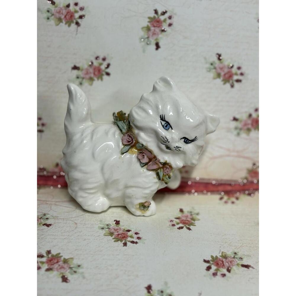 Vintage White Kitten Figurine‎ 1980 Floral Collar Blue Eyes Ceramic